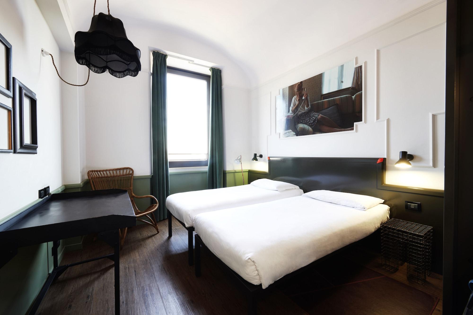 Generator Hostal Roma