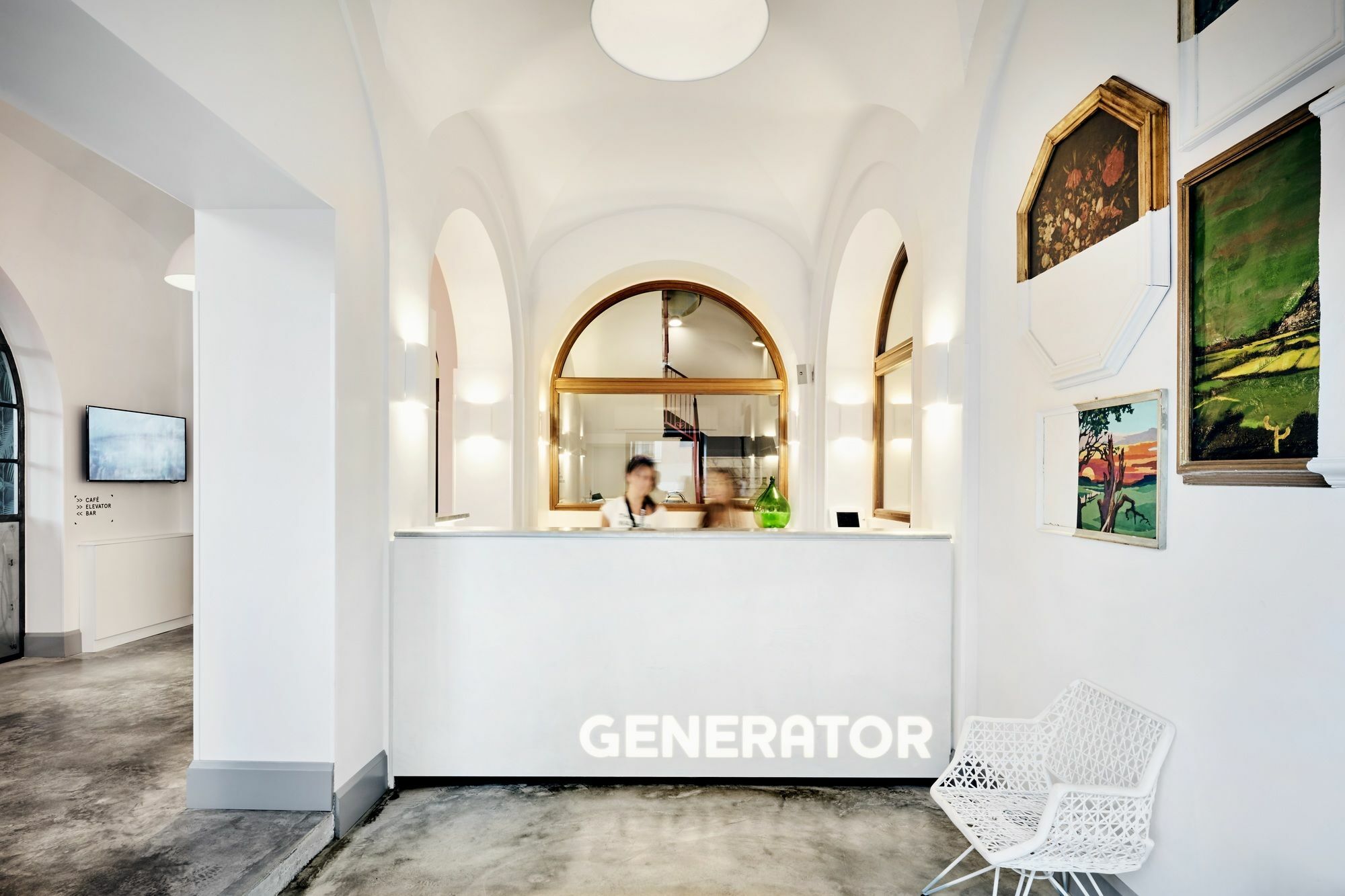 Hostal Generator